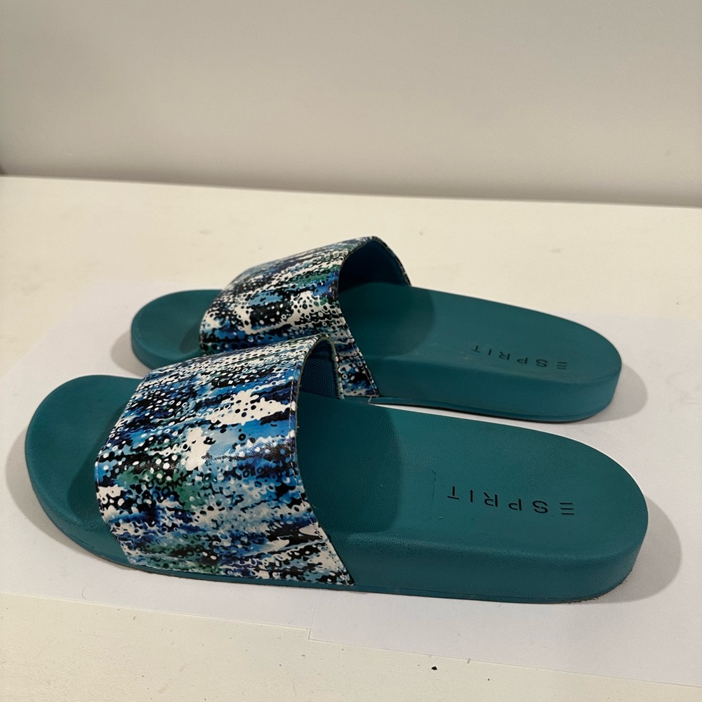 Slippers - Picture 5 of 6